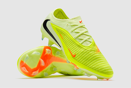 Футбольные бутсы